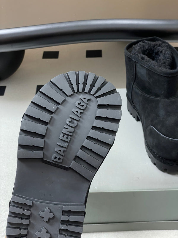 Balenciaga Snow Boots Black Suede 535039