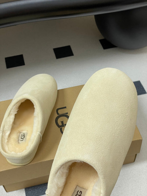 UGG Elea Slip-On Sandals Light Beige Wool Suede 525948