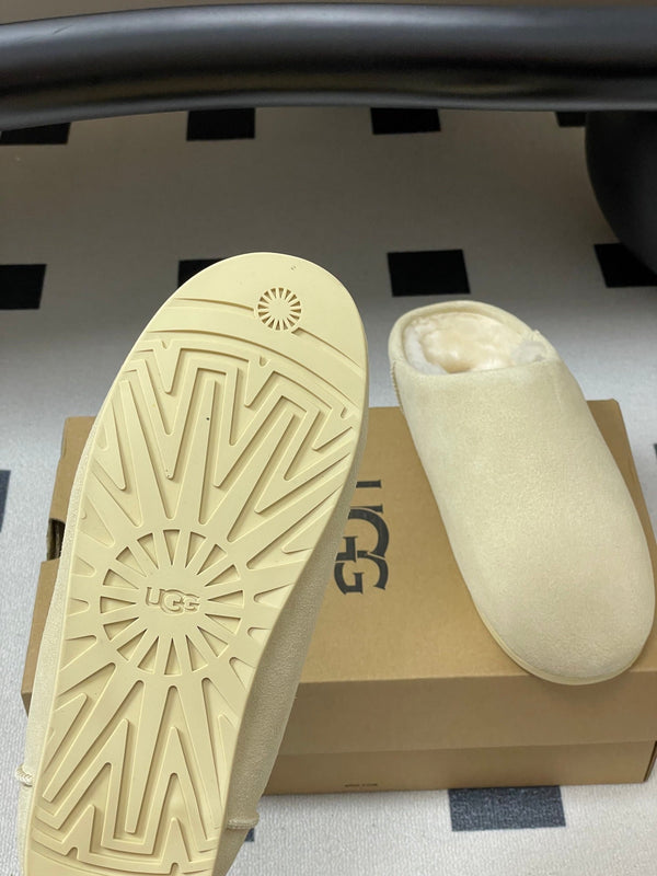 UGG Elea Slip-On Sandals Light Beige Wool Suede 525948