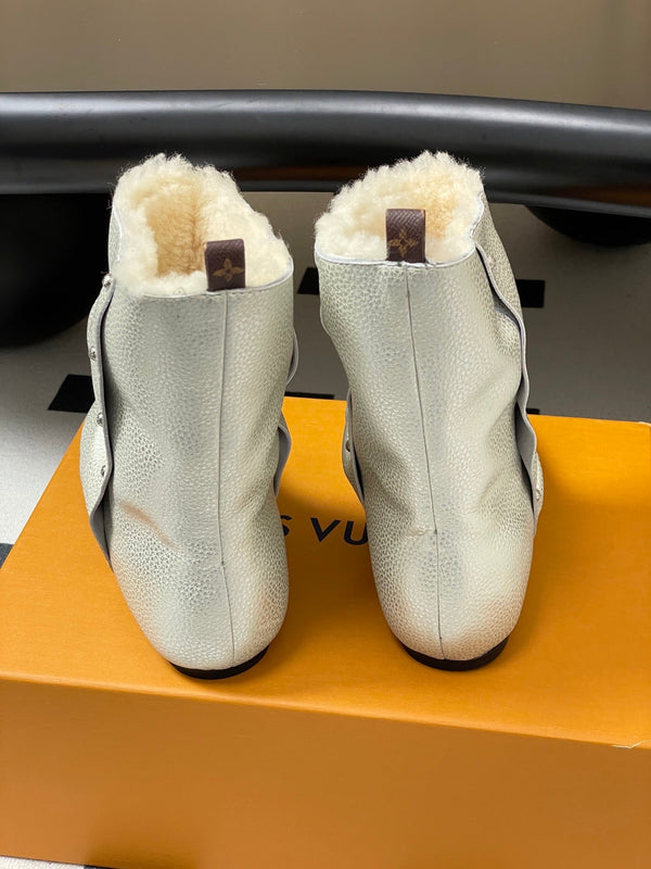 LV 25Fw Nomad Slip-on Ankle Boots Flat Silver Grain Leather Wool-lined 534593