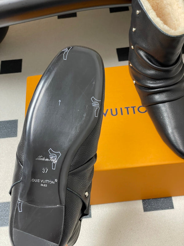 LV 25Fw Nomad Slip-on Ankle Boots Flat Black Grain Leather Wool-lined 534594 .