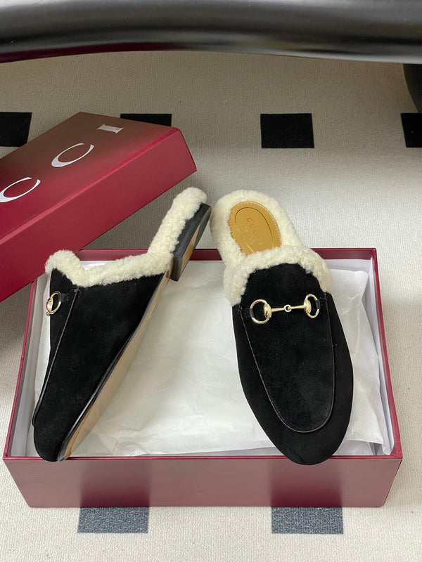 GG horsebit flat mules black suede and wool 534710