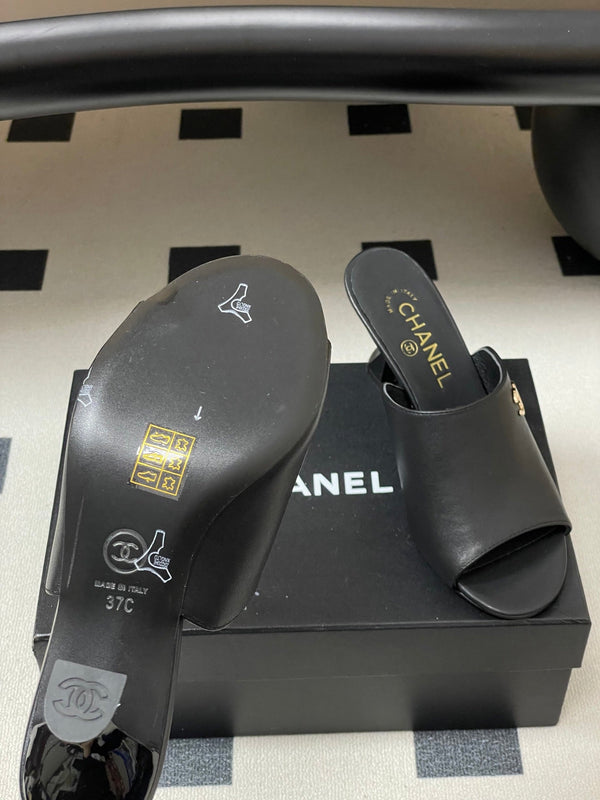 CC 26 Sandale noire agneau 593324