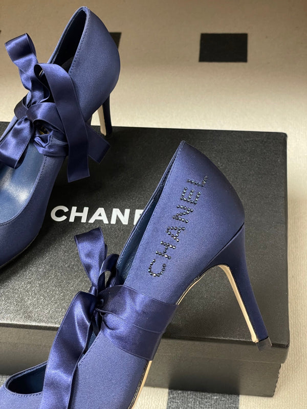 CC 26 Pompe Satin Bleu Soie 593134