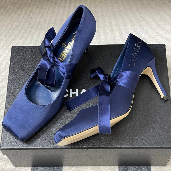 CC 26 Pompe Satin Bleu Soie 593134