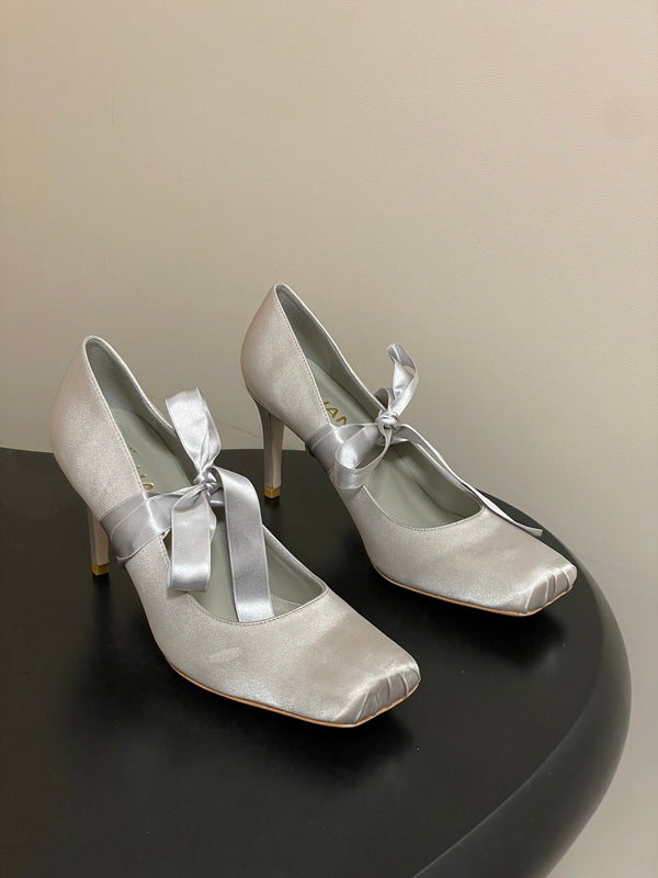 CC 26 Pompe Satin Soie Gris Clair 593136