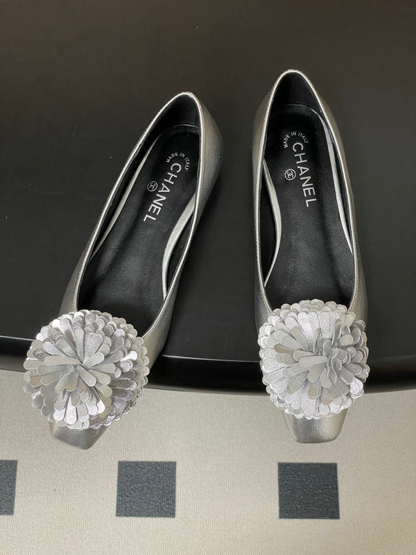 CC 26 Ballerines fleuries en agneau argenté 593166