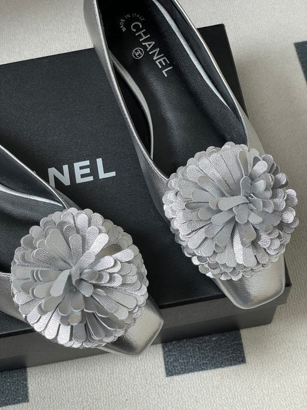 CC 26 Ballerines fleuries en agneau argenté 593166