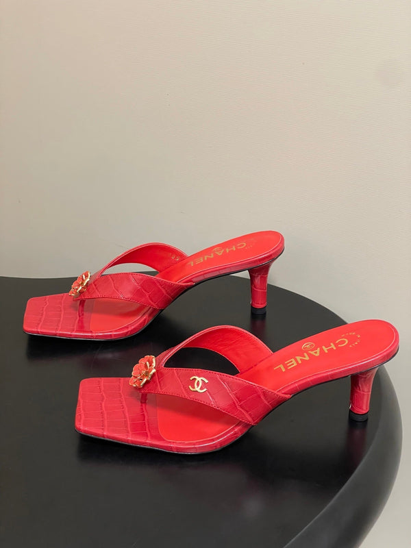 CC 26s Camellia High-Heeled Sandals Square Toe 6cm Red Embossed Leather 834724