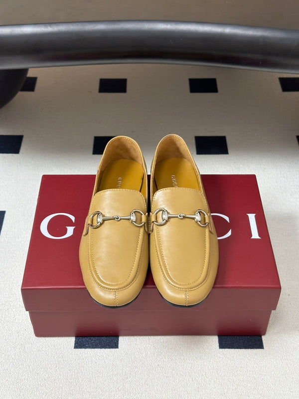 GG 26s Horsebit Loafers Flat Beige Glossy Leather 952566