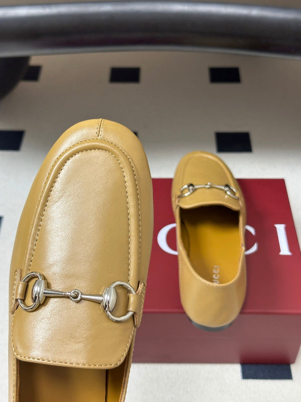 GG 26s Horsebit Loafers Flat Beige Glossy Leather 952566