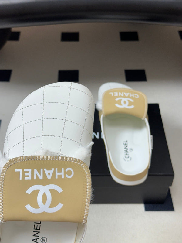 CC 26s Mules Beige White Quilted Leather Shearing 952552