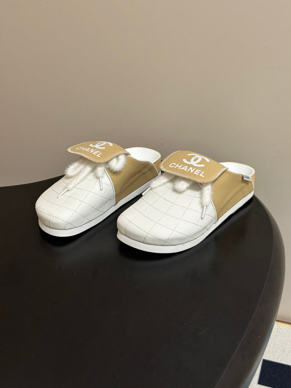 CC 26s Mules Beige White Quilted Leather Shearing 952552