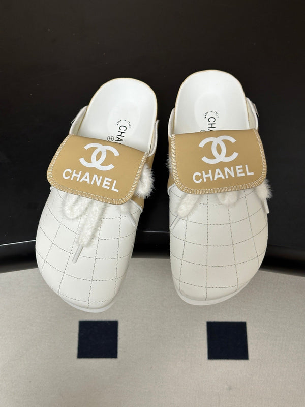 CC 26s Mules Beige White Quilted Leather Shearing 952552