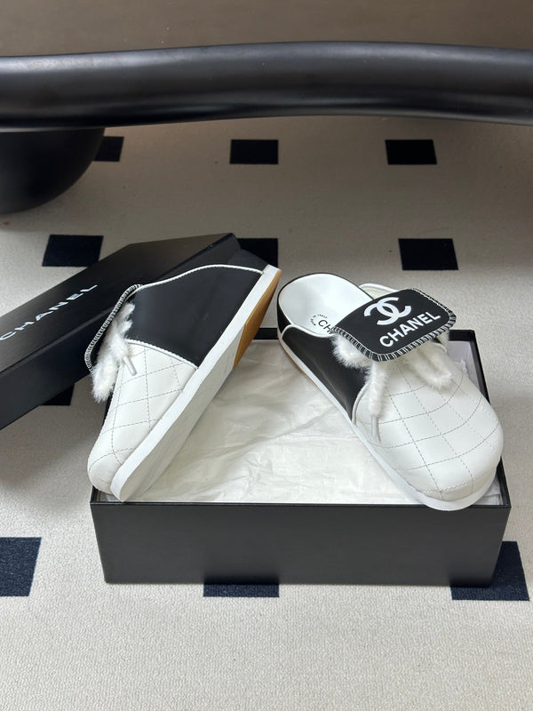 CC 26s Mules Black White Quilted Leather Shearing 952555