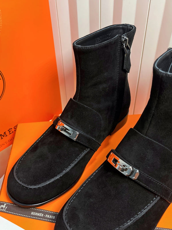 HM 25s Kelsy Ankle Boot Black Suede 548463