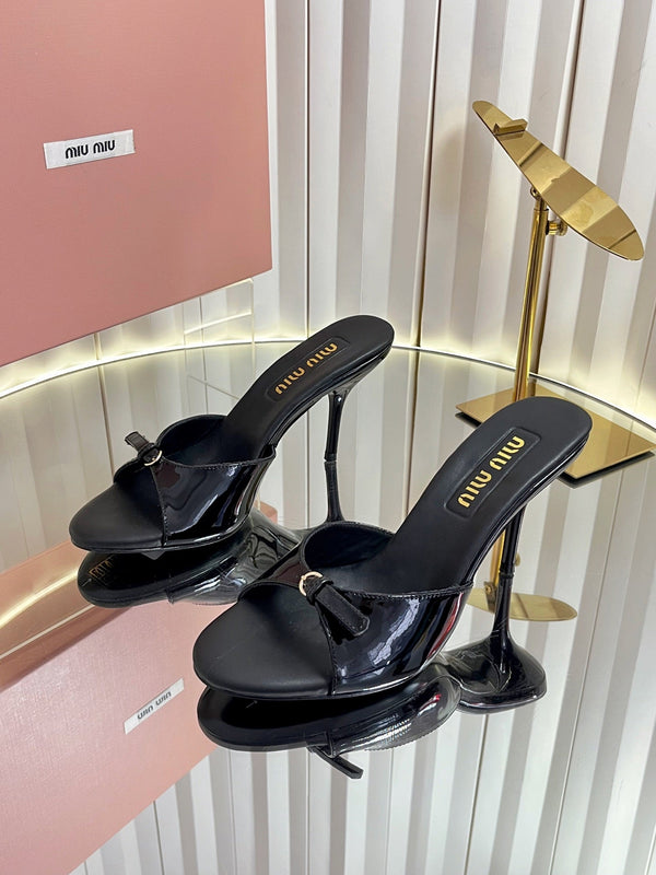 Miu Buckle Mules 8.5cm Black Patent Leather 880205