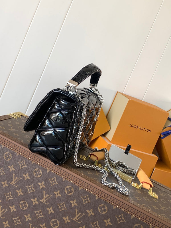 LV GO-14 MM 23cm Black Patent Leather Metal HW