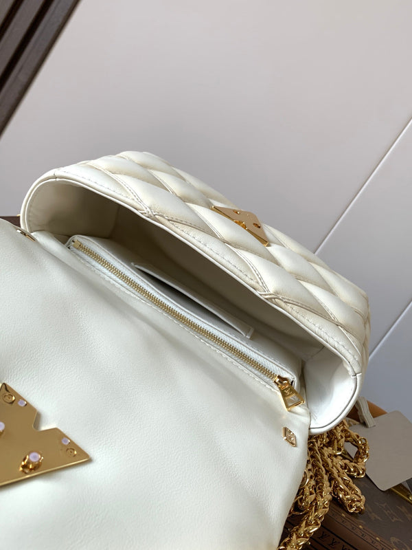 LV GO-14 MM 23 cm Pelle di agnello vaniglia GHW