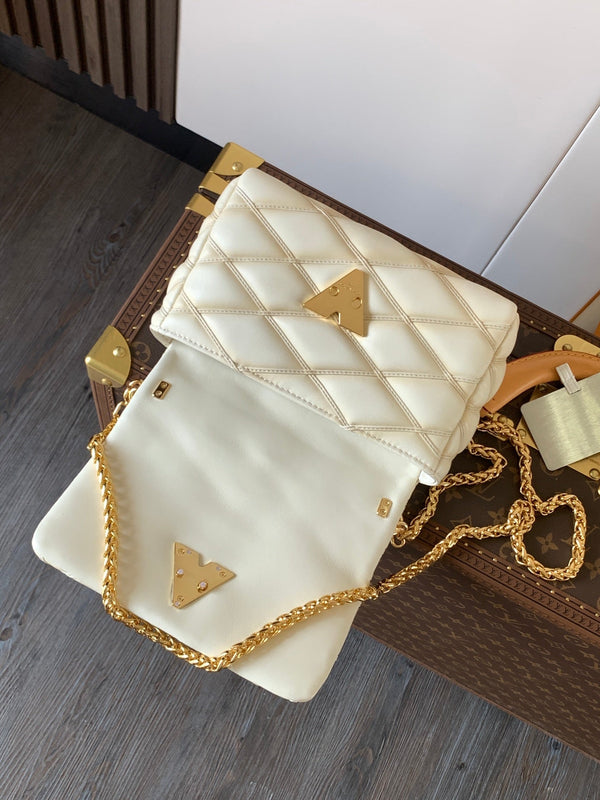 LV GO-14 MM 23 cm Pelle di agnello vaniglia GHW