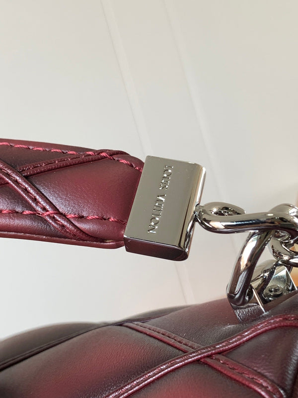 LV GO-14 MM 23cm Bordeaux Pelle di agnello Metallo HW