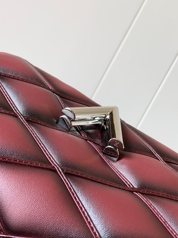 LV GO-14 MM 23cm Bordeaux Pelle di agnello Metallo HW