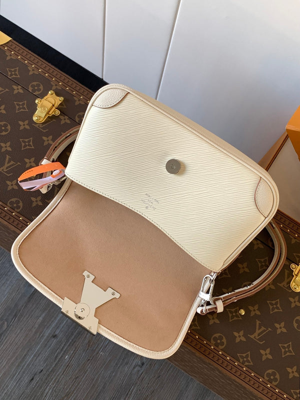 Borsa LV Buci 24,5 cm in pelle Epi bianca 241088