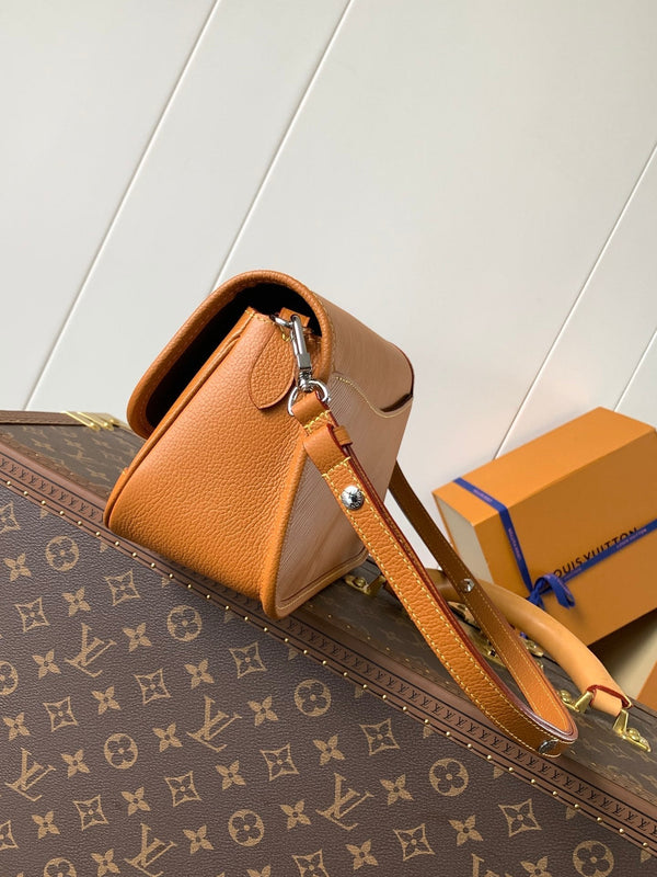 Borsa LV Buci 24,5 cm in pelle Epi marrone 241086