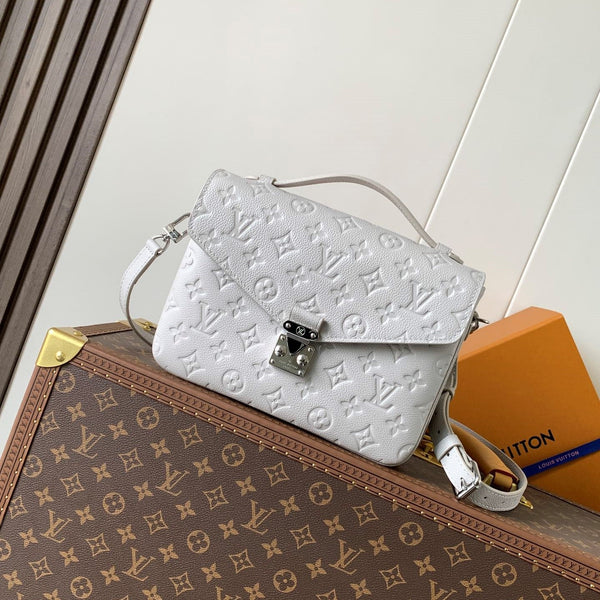 Pochette LV Métis 25cm Pelle Di Vacchetta Grigio Brume