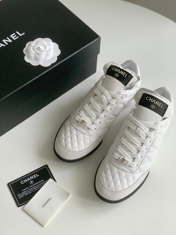 Sneaker CC in pelle di agnello bianca trapuntata 143556
