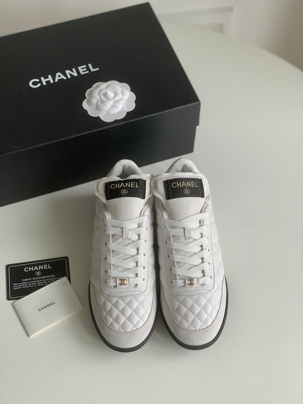 Sneaker CC in pelle di agnello bianca trapuntata 143556