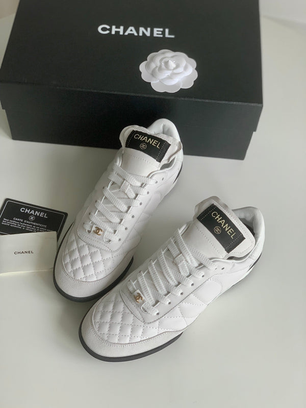 Sneaker CC in pelle di agnello bianca trapuntata 143556