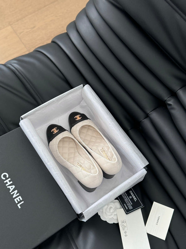 cc classic ballet flat with heel white quilted calfskin