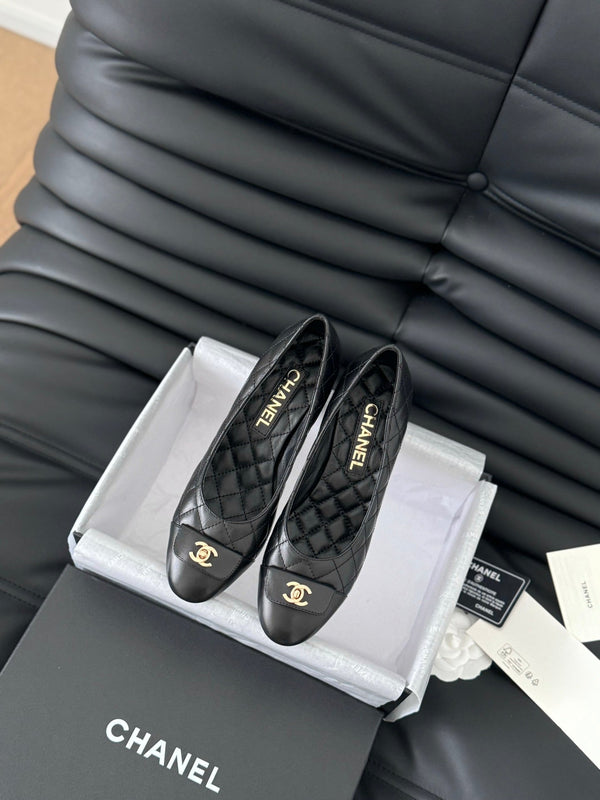 cc classic ballet flat with heel black quilted calfskin