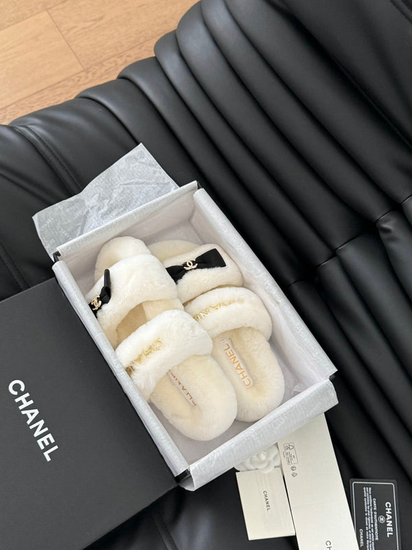 CC DAD SANDAL MULE IN PILE BIANCO CON FERRAMENTA ORO