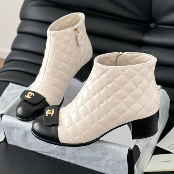 STIVALI CC CORTI 65 MM IN PELLE DI AGNELLO CON MOTIVO TRAPUNTATO BIANCO E NERO