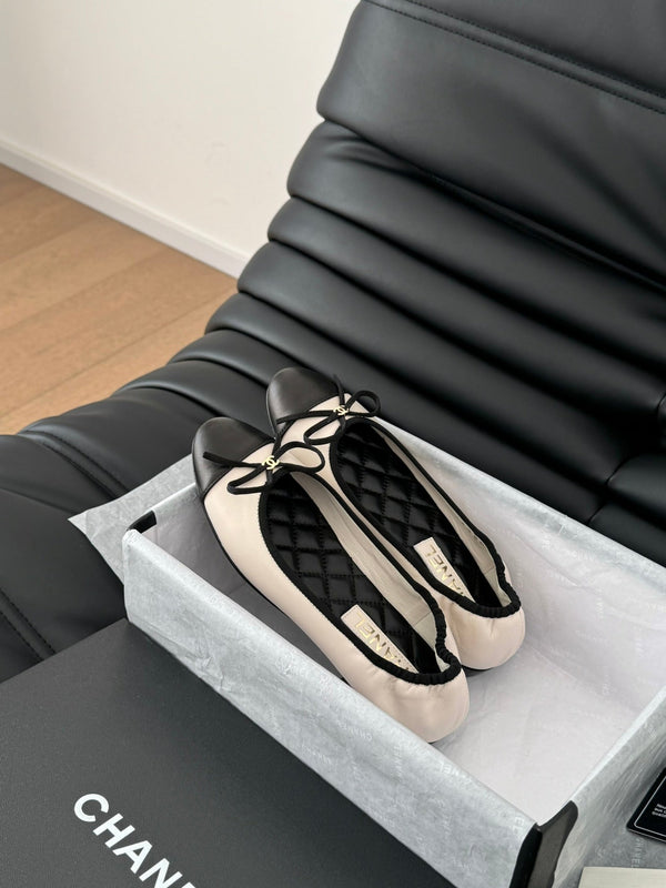 CC Ballet Flats In White Lambskin 143540
