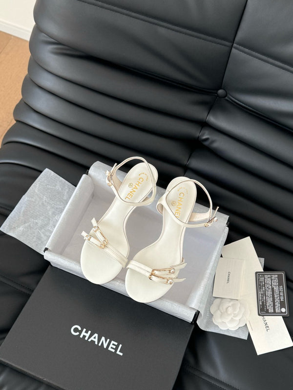 MID-HEEL 35 MM SANDAL IN WHITE SHEEPSKIN