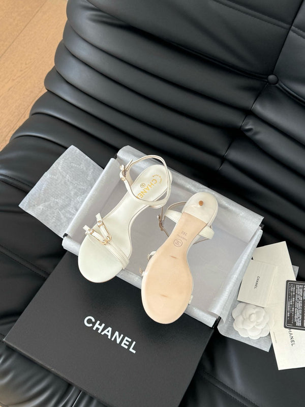 MID-HEEL 35 MM SANDAL IN WHITE SHEEPSKIN