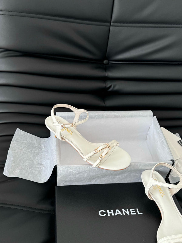 MID-HEEL 35 MM SANDAL IN WHITE SHEEPSKIN