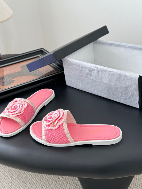 CC 25 Flower Slippers Pink Knitted 305302