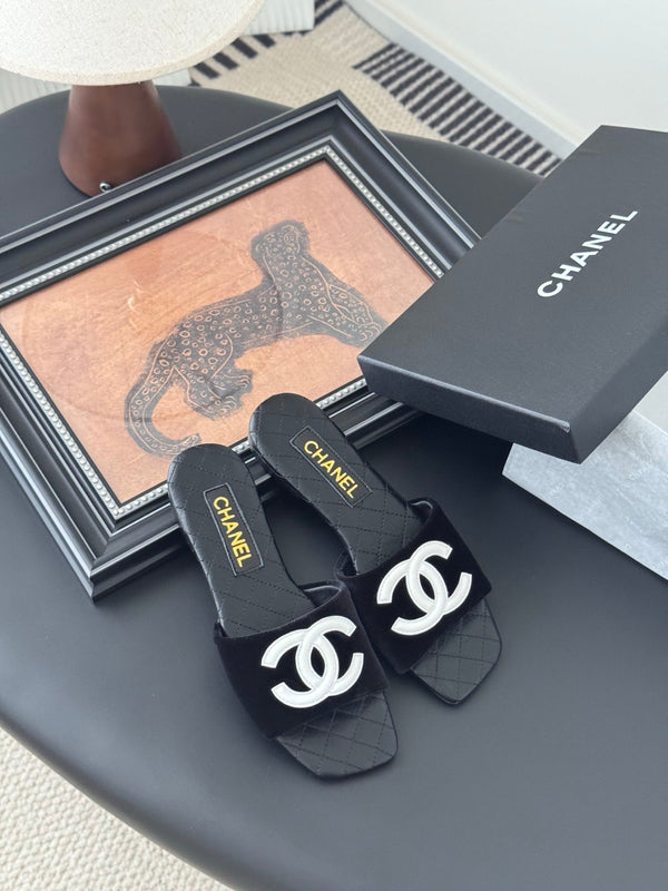CC Slipper In Black Calfskin Mix Velvet