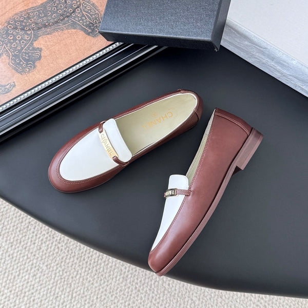 CC 25K Vintage Finition Main Loafers Reddish Brown White Calfskin 458643