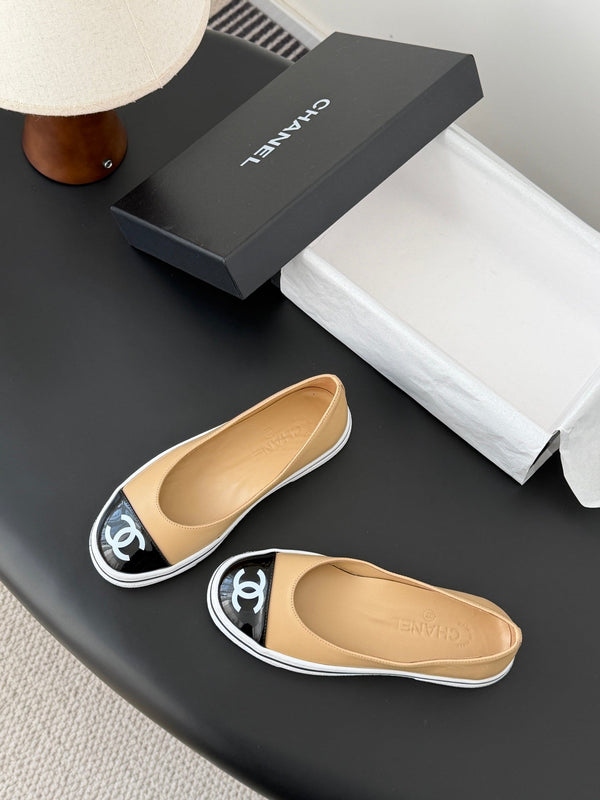 CC 26P Ballet Flat Black Beige Patent Leather Lambskin 670802