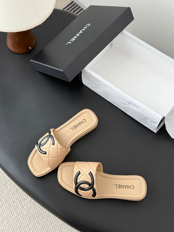 CC 26K Cambon Slippers Beige Lambskin 670826