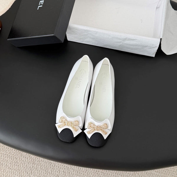 CC 26K Bow Ballet Flat White Black Lambskin Canvas 670829