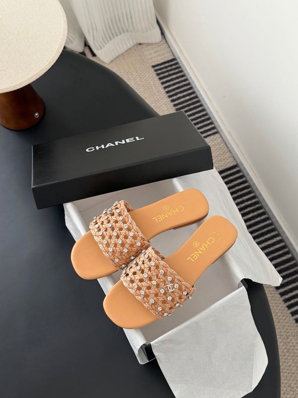 CC 26SS Chaussons Beige Cuir d'agneau Tressé 670626