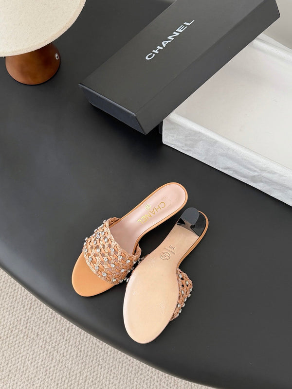 CC 26SS Sandales Agneau Tressé Beige 670631