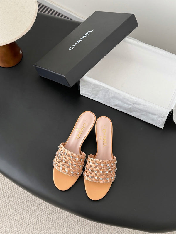 CC 26SS Sandales Agneau Tressé Beige 670631
