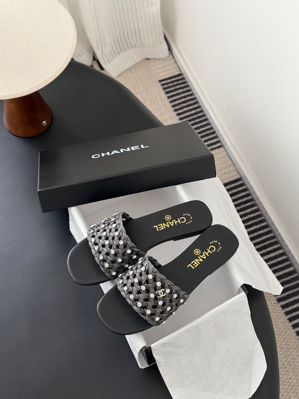 CC 26SS Chaussons Agneau Tressé Noir 670625